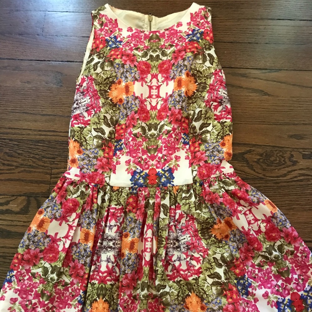 Beautiful floral dress size 0